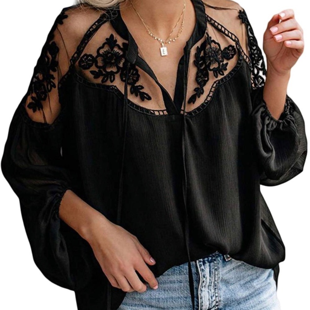 Loose lace sleeve black blouse
